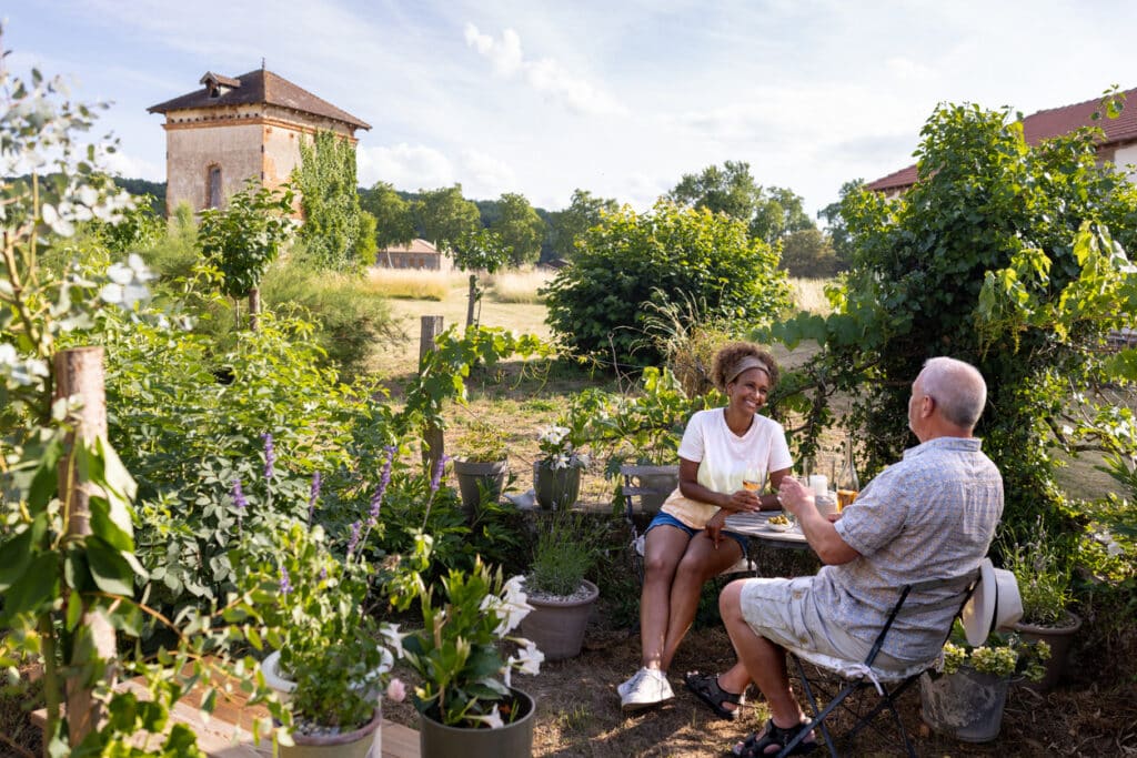Americans Retiring in France: Visas, Healthcare, & Taxes 